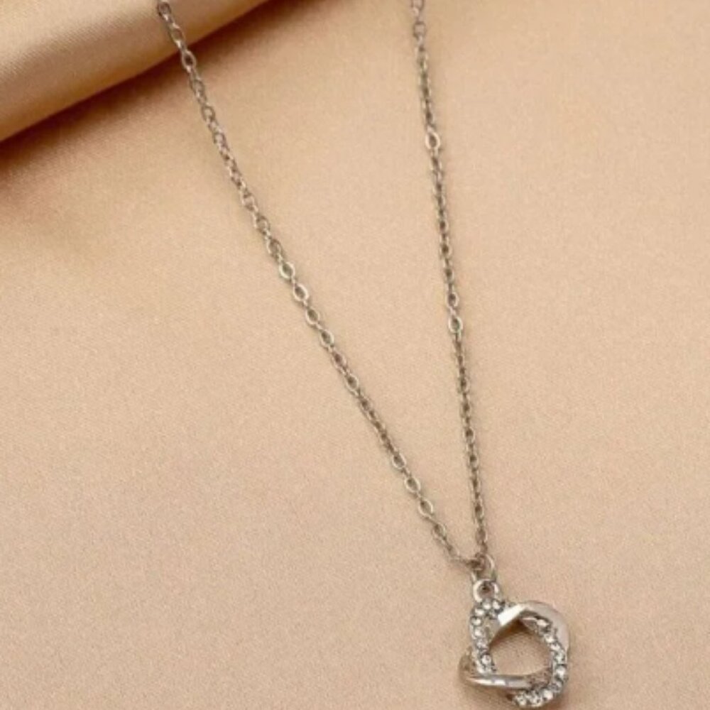 NWT, Silver Statement Pendant Necklace